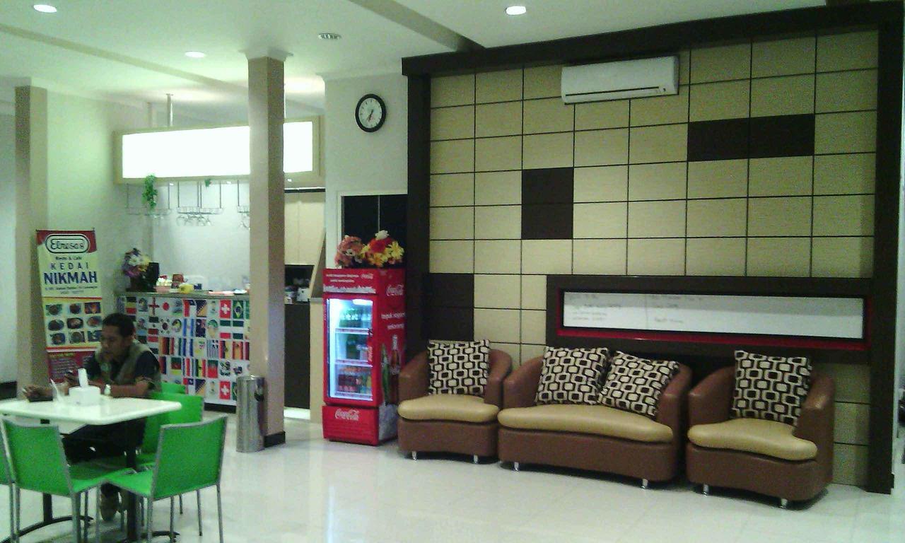 Hotel Elresas Lamongan Exterior photo